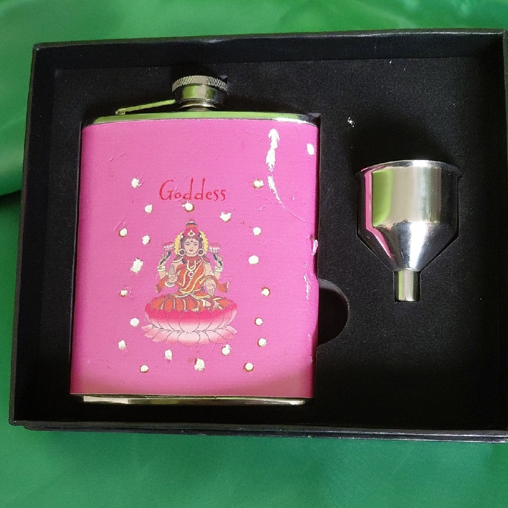 Santa Barbara Flask & Funnel Set. 7oz.